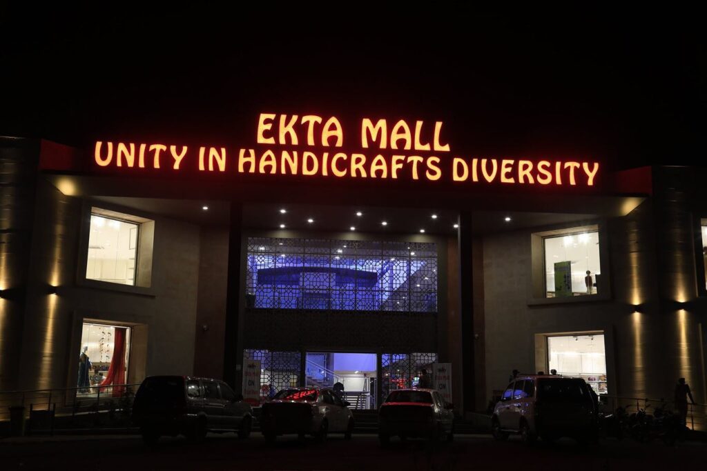 Statue of Unity; Auditorium Acoustic